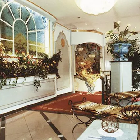 Hotel La Bussola 3*