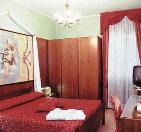 La Bussola מלון Cittiglio